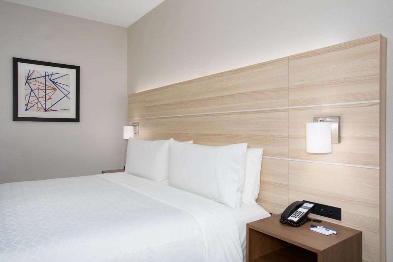 Holiday Inn Express & Suites Phoenix Glendale Dist By Ihg Ngoại thất bức ảnh