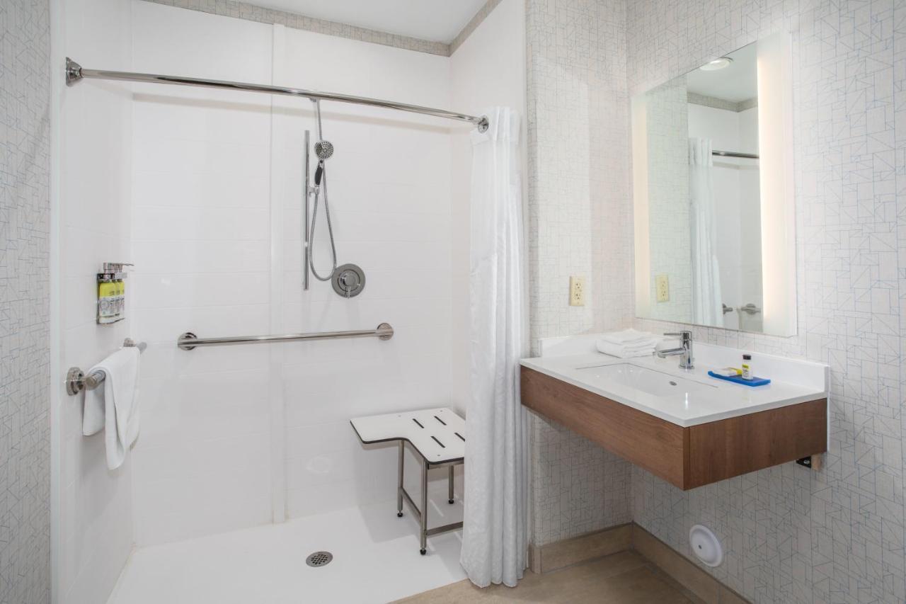 Holiday Inn Express & Suites Phoenix Glendale Dist By Ihg Ngoại thất bức ảnh