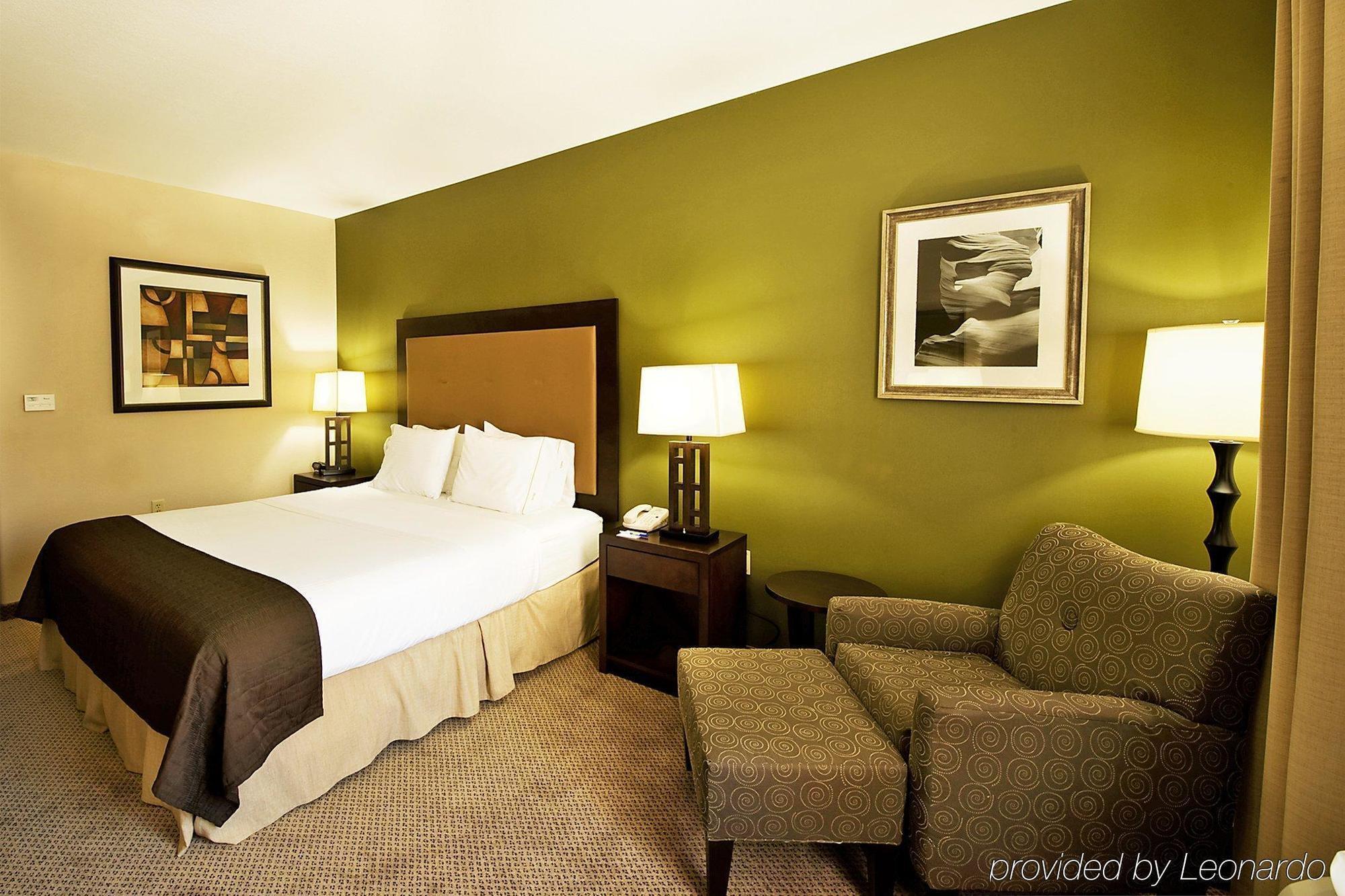 Holiday Inn Express & Suites Phoenix Glendale Dist By Ihg Ngoại thất bức ảnh