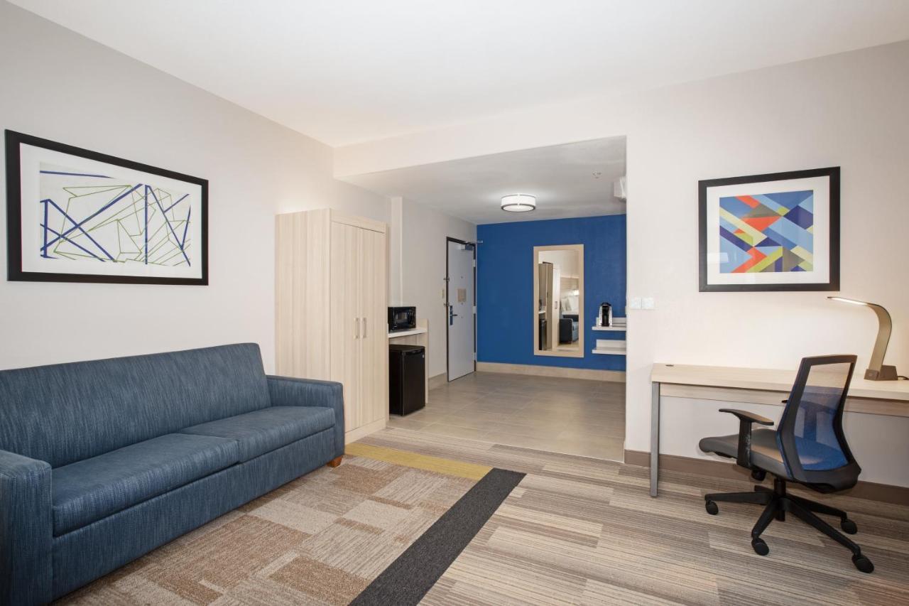 Holiday Inn Express & Suites Phoenix Glendale Dist By Ihg Ngoại thất bức ảnh