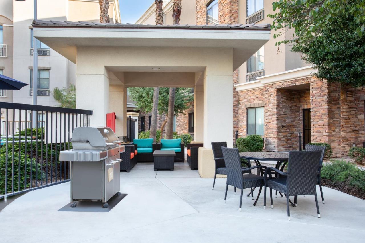 Holiday Inn Express & Suites Phoenix Glendale Dist By Ihg Ngoại thất bức ảnh