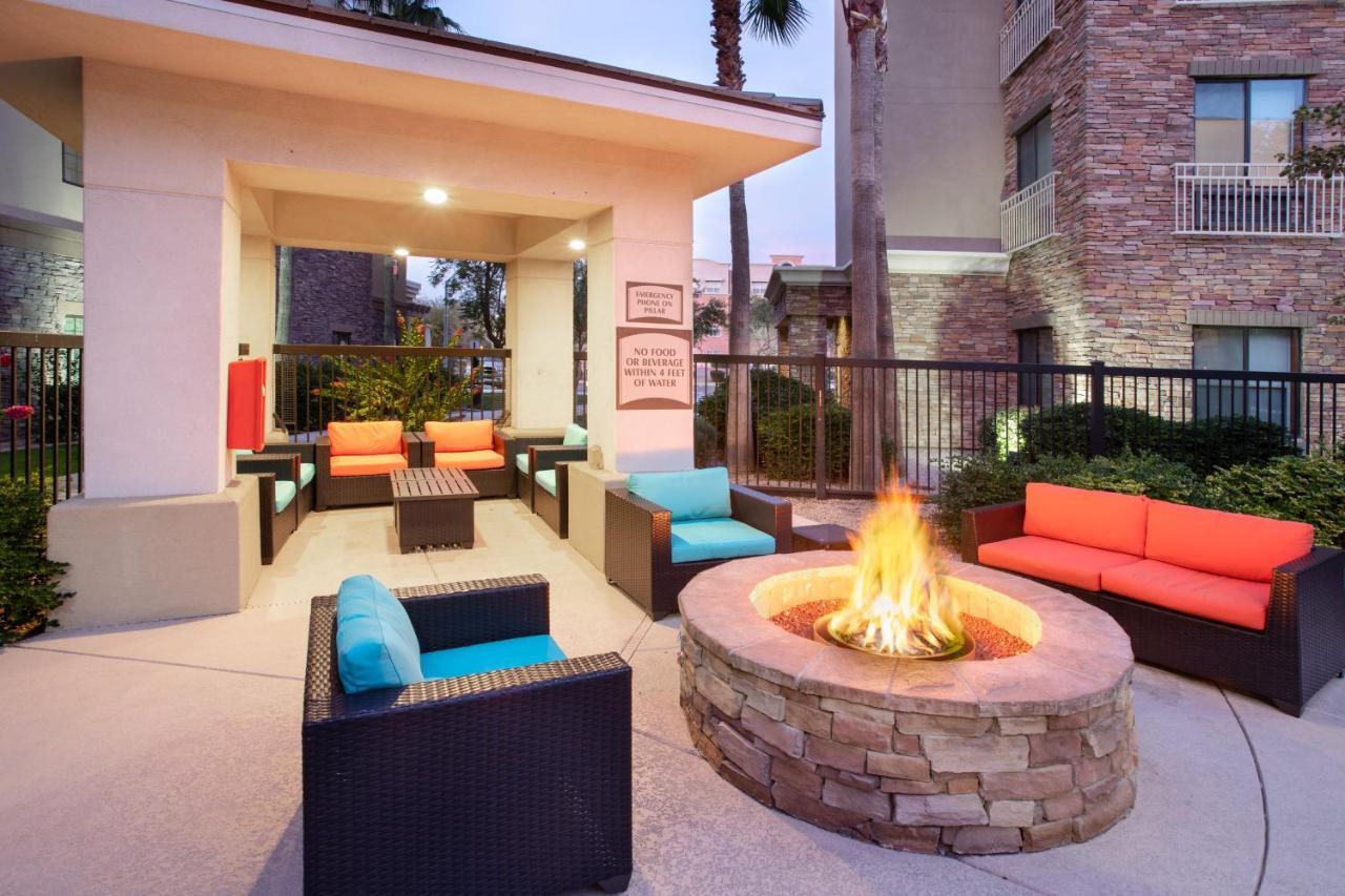 Holiday Inn Express & Suites Phoenix Glendale Dist By Ihg Ngoại thất bức ảnh