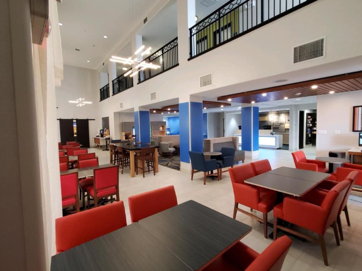 Holiday Inn Express & Suites Phoenix Glendale Dist By Ihg Ngoại thất bức ảnh